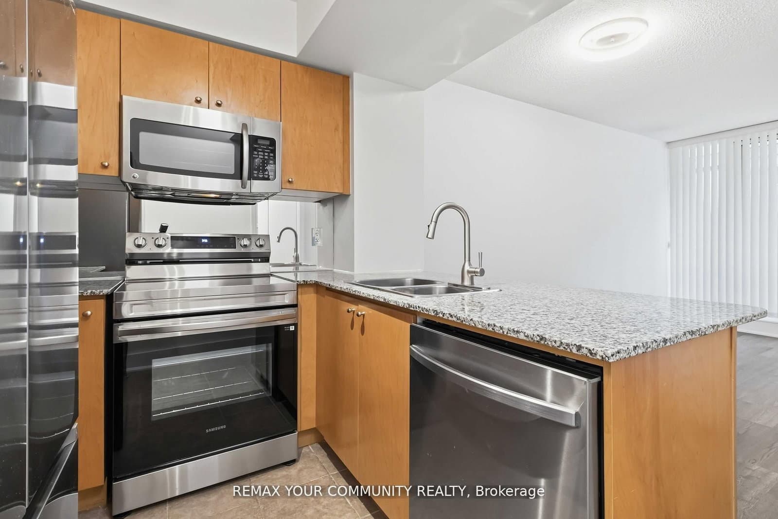 8 Scollard Street, Unit 606 thumbnail 9