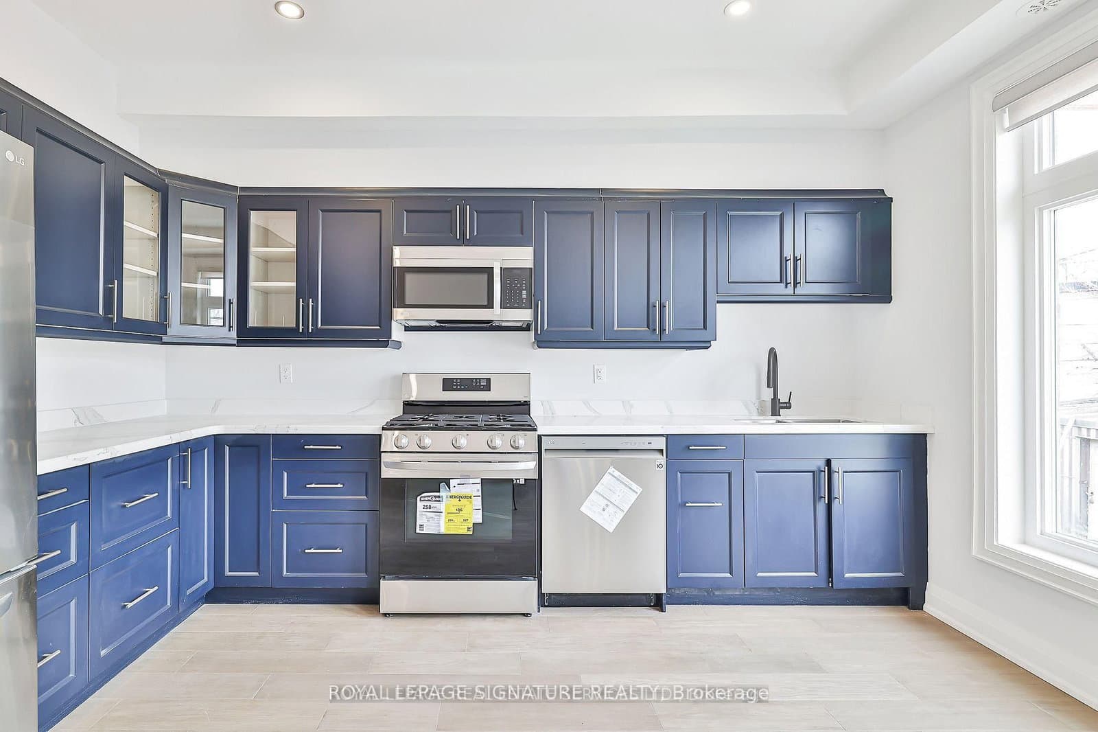 60 Belvidere Avenue, Unit Main thumbnail 3