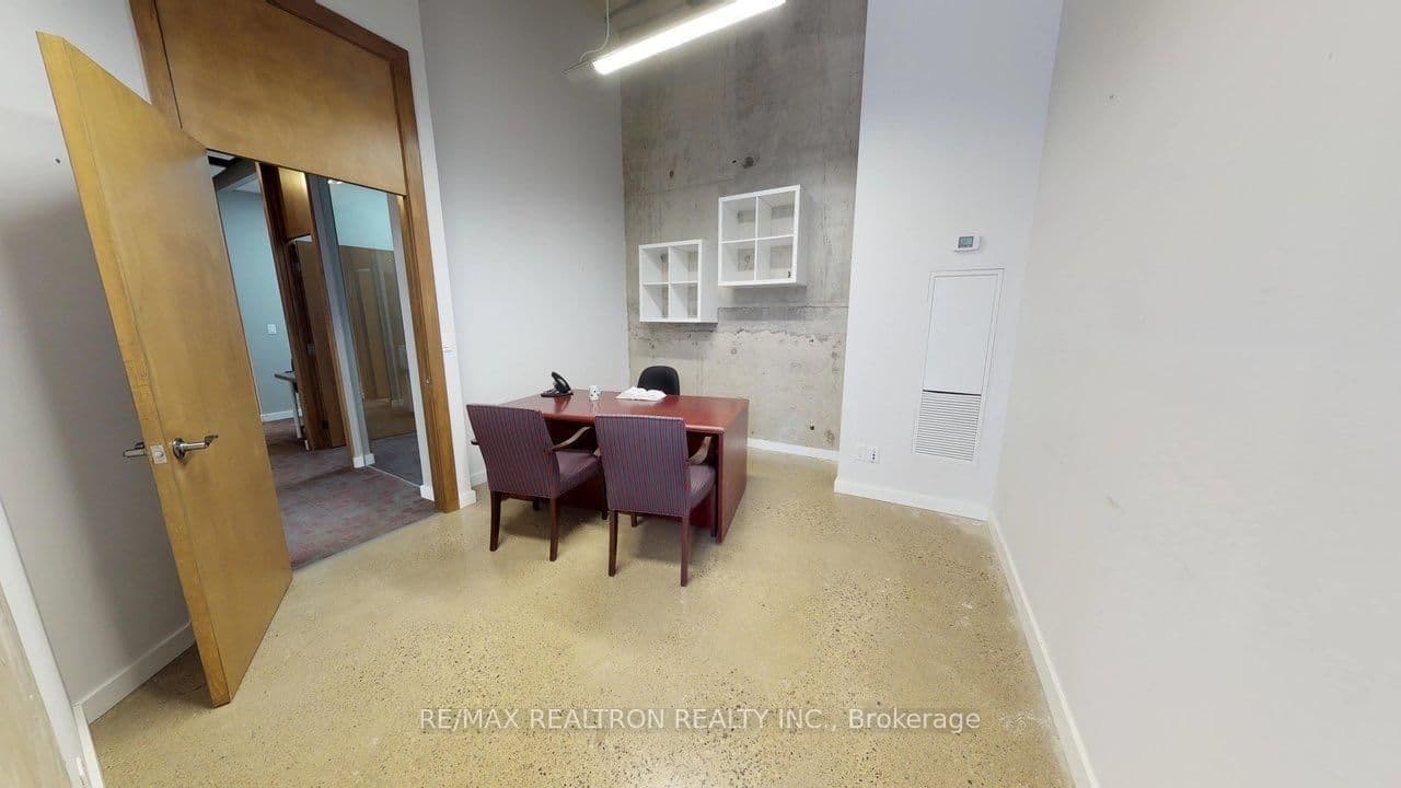 758 Sheppard Avenue W thumbnail 11