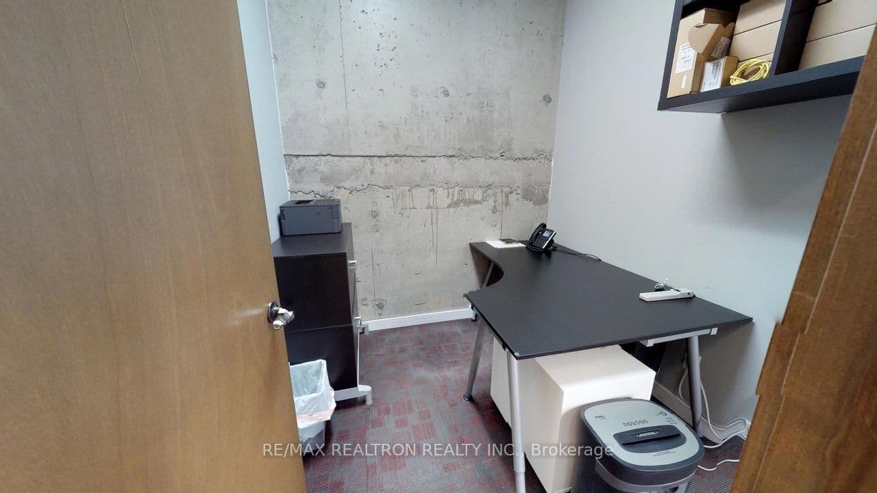 758 Sheppard Avenue W thumbnail 13