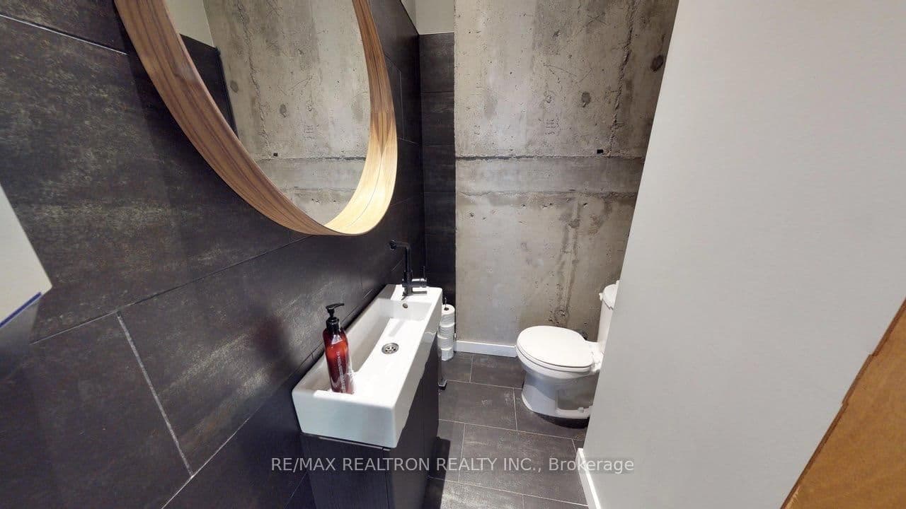 758 Sheppard Avenue W thumbnail 16