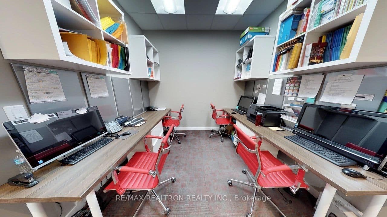 758 Sheppard Avenue W thumbnail 5