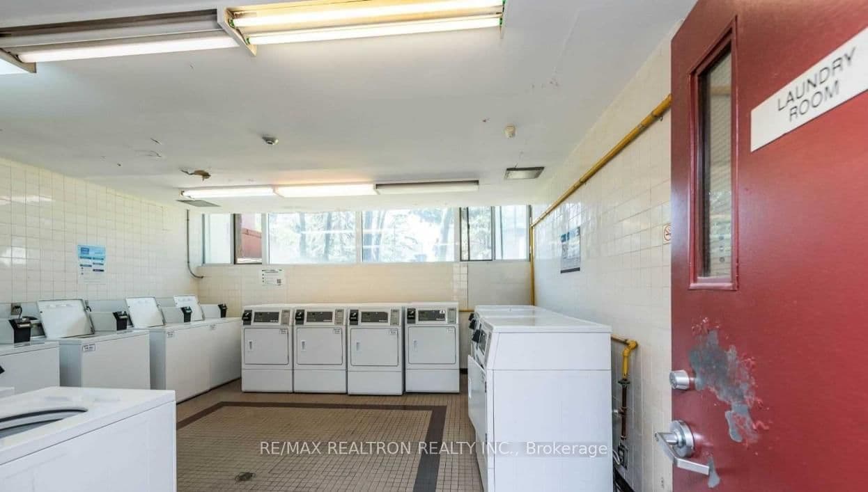 100 Leeward Glenway, Unit 1401 thumbnail 18