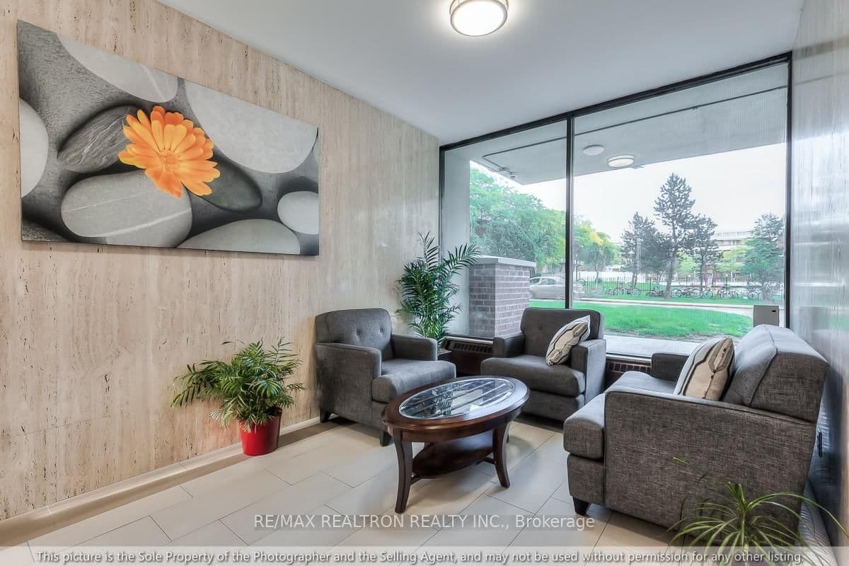100 Leeward Glenway, Unit 1401 thumbnail 3