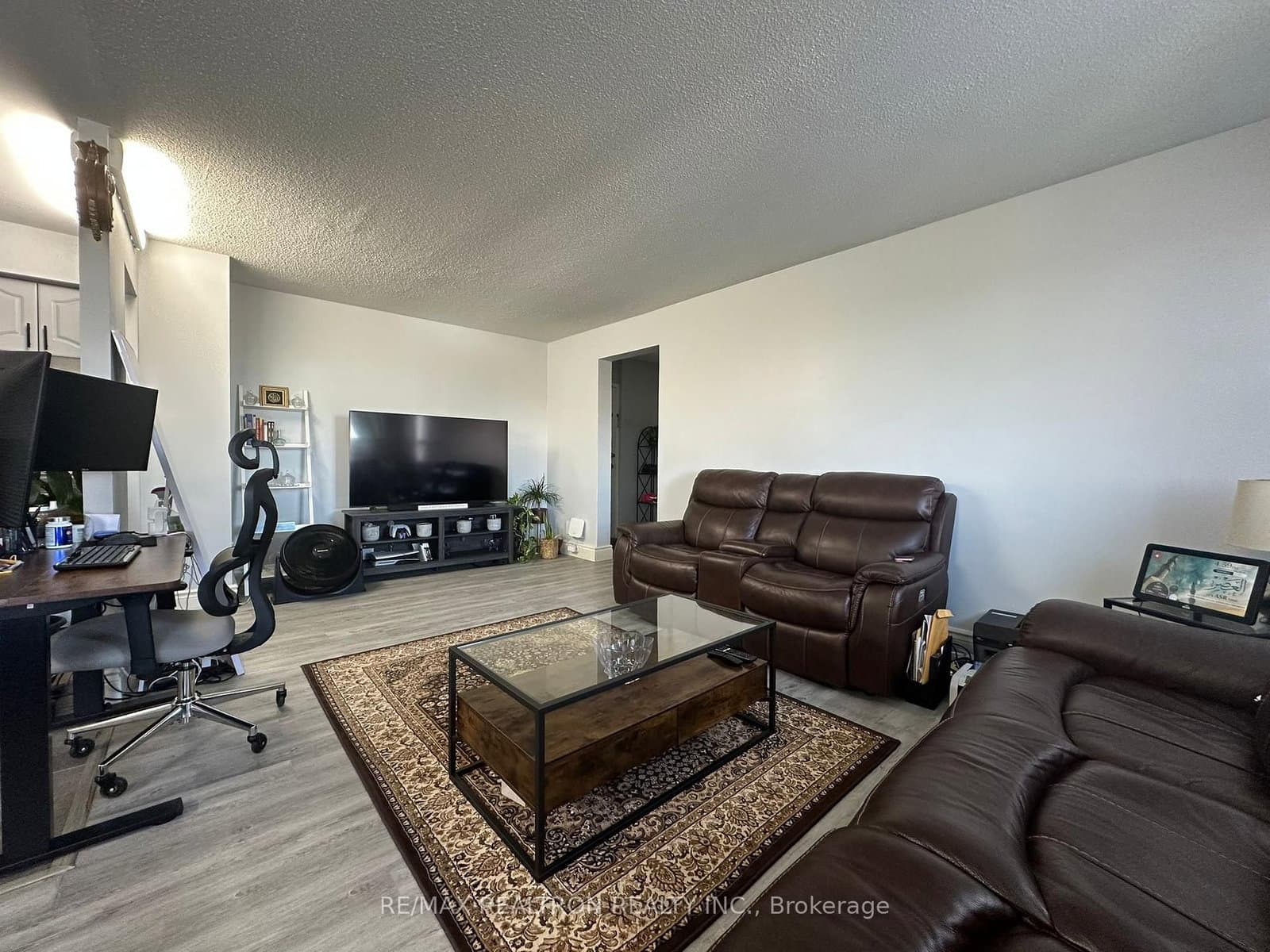100 Leeward Glenway, Unit 1401 thumbnail 4