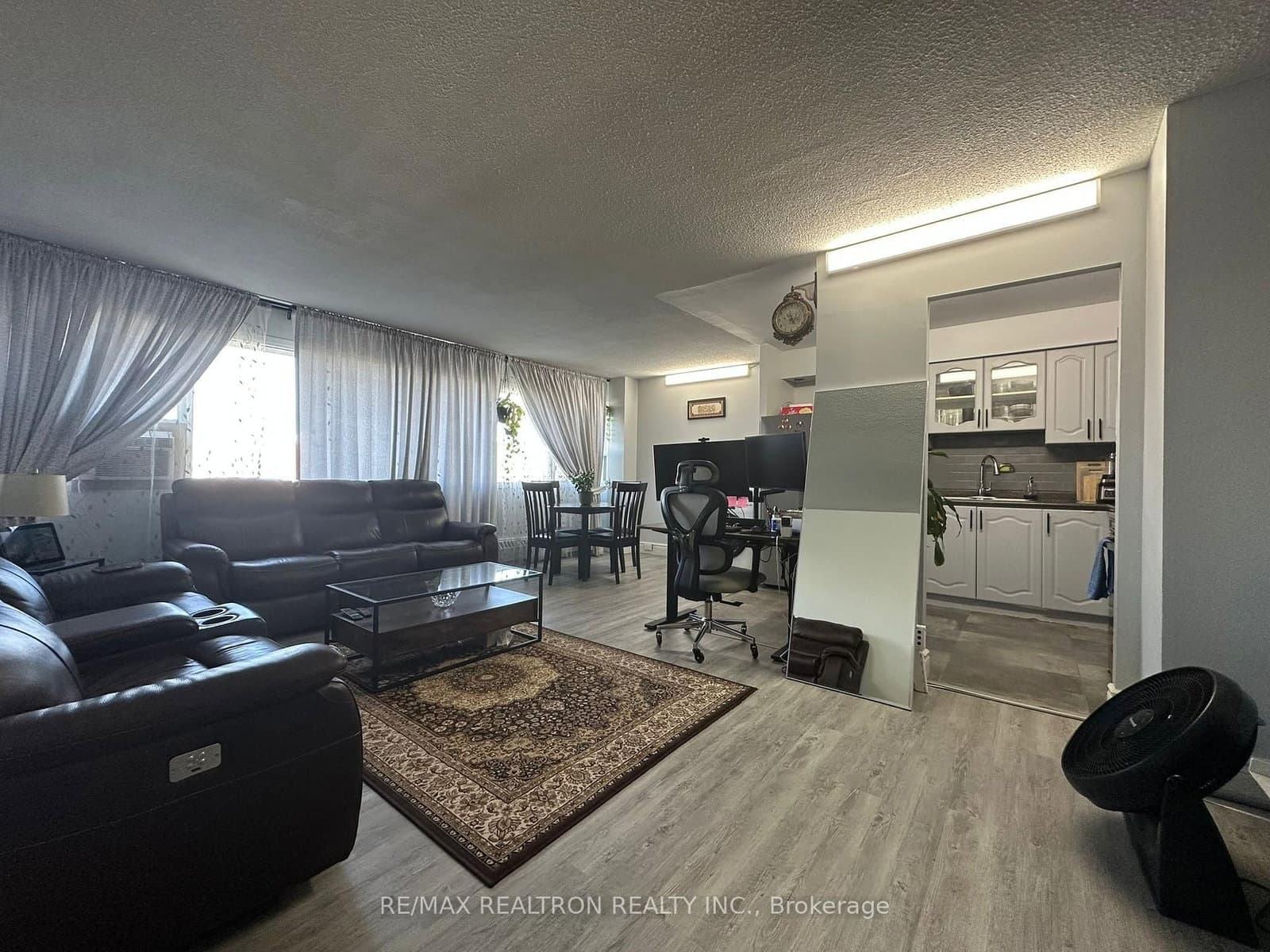 100 Leeward Glenway, Unit 1401 thumbnail 5