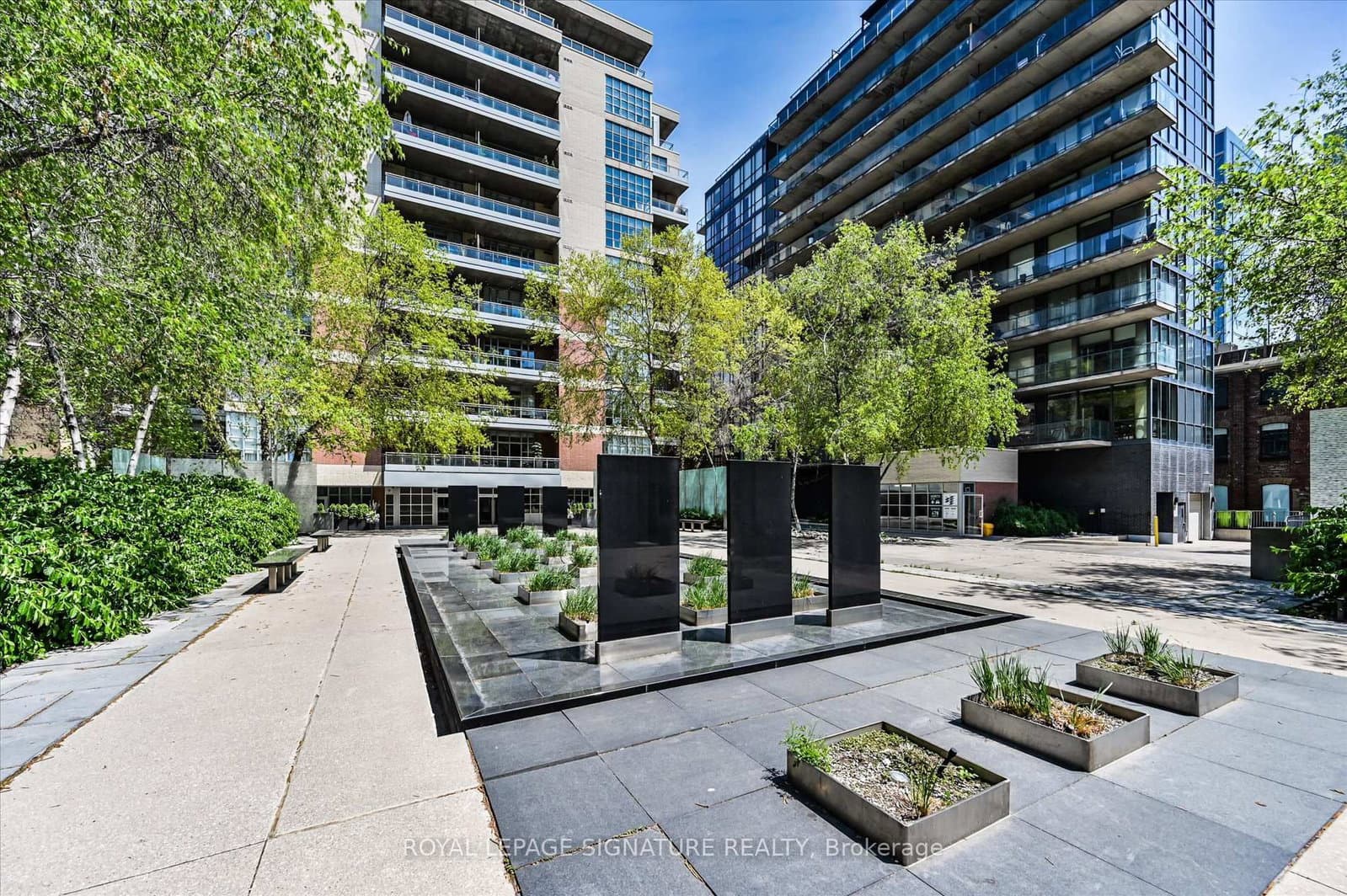 399 Adelaide Street W, Unit 420 thumbnail 2