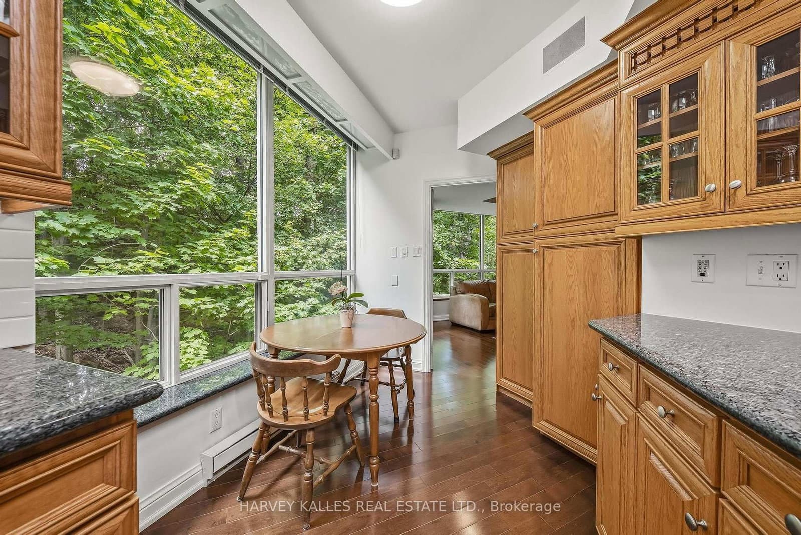 3800 Yonge Street, Unit PH16 thumbnail 13