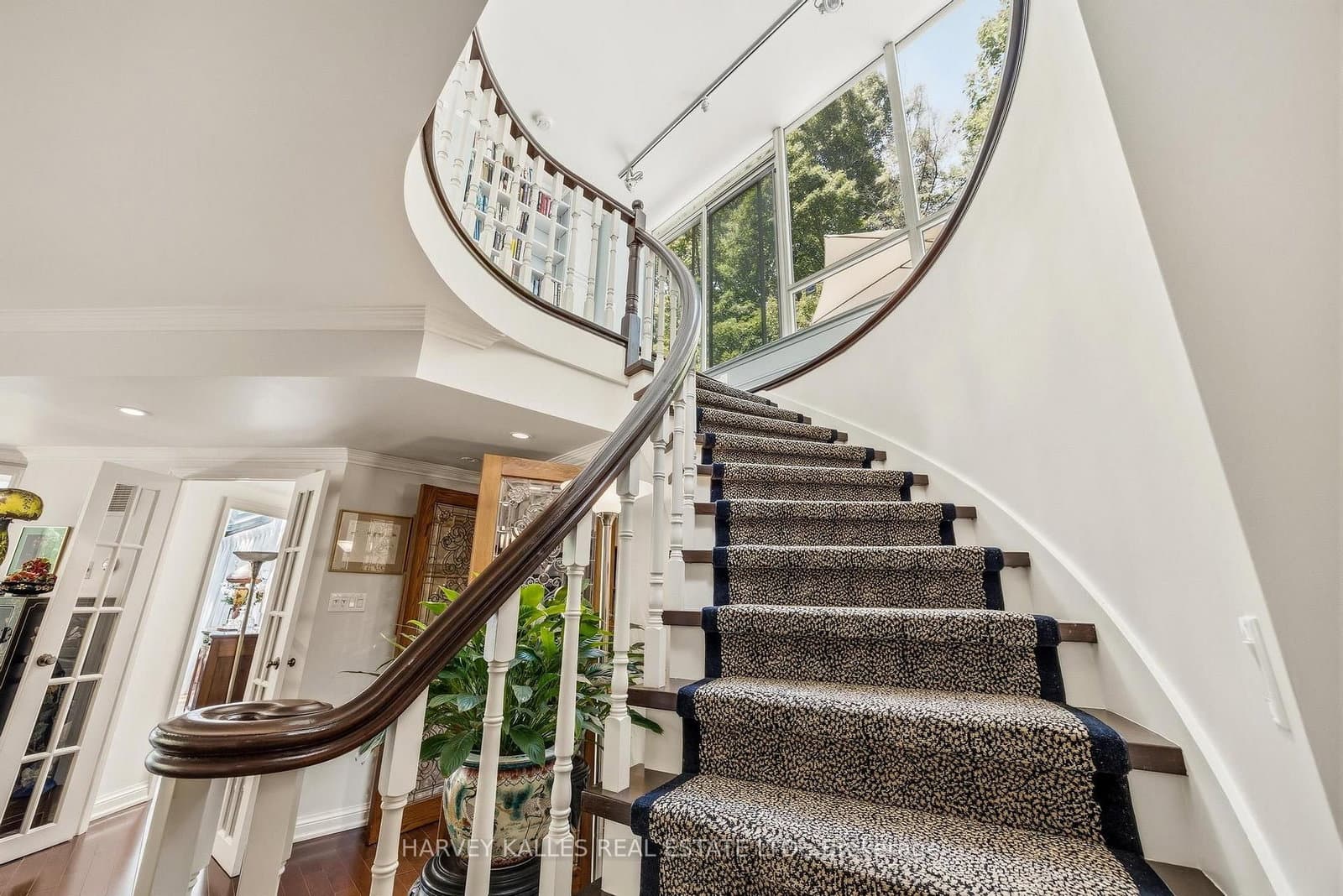 3800 Yonge Street, Unit PH16 thumbnail 27