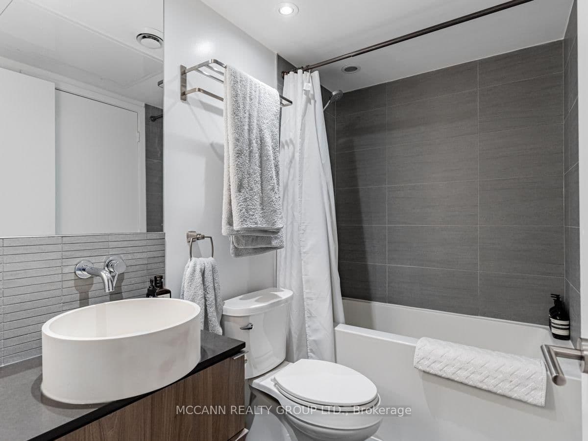 161 Roehampton Avenue, Unit 332 thumbnail 18