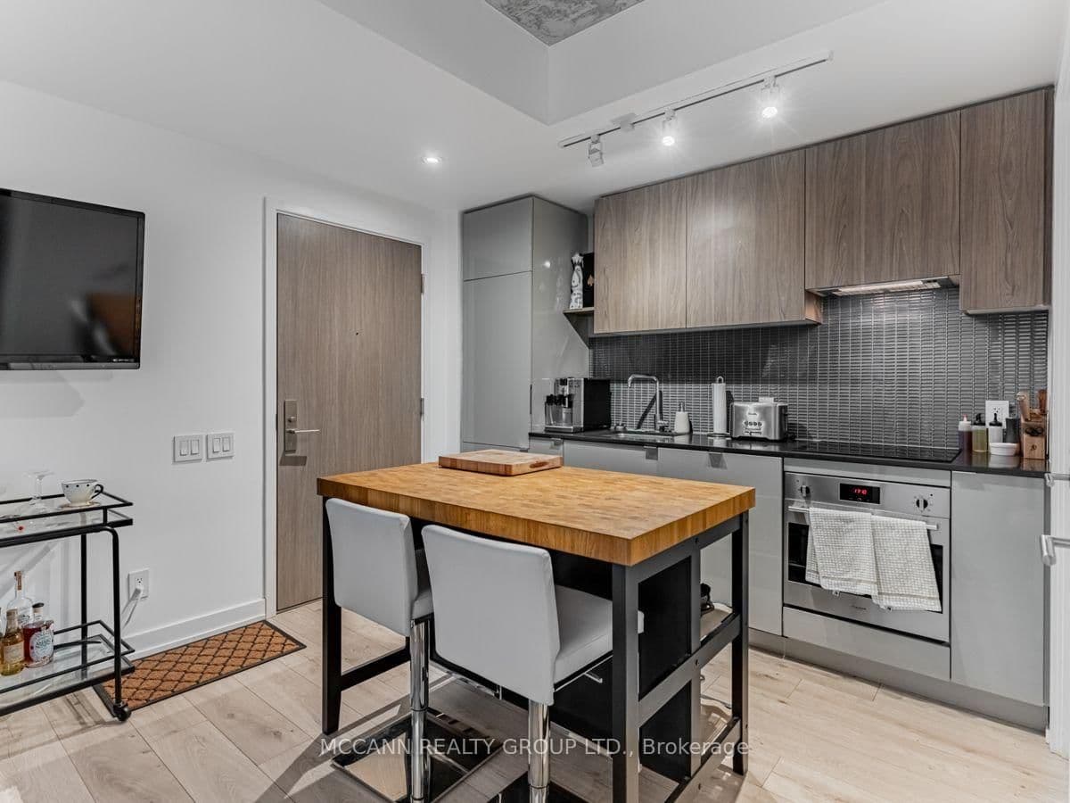 161 Roehampton Avenue, Unit 332 thumbnail 7