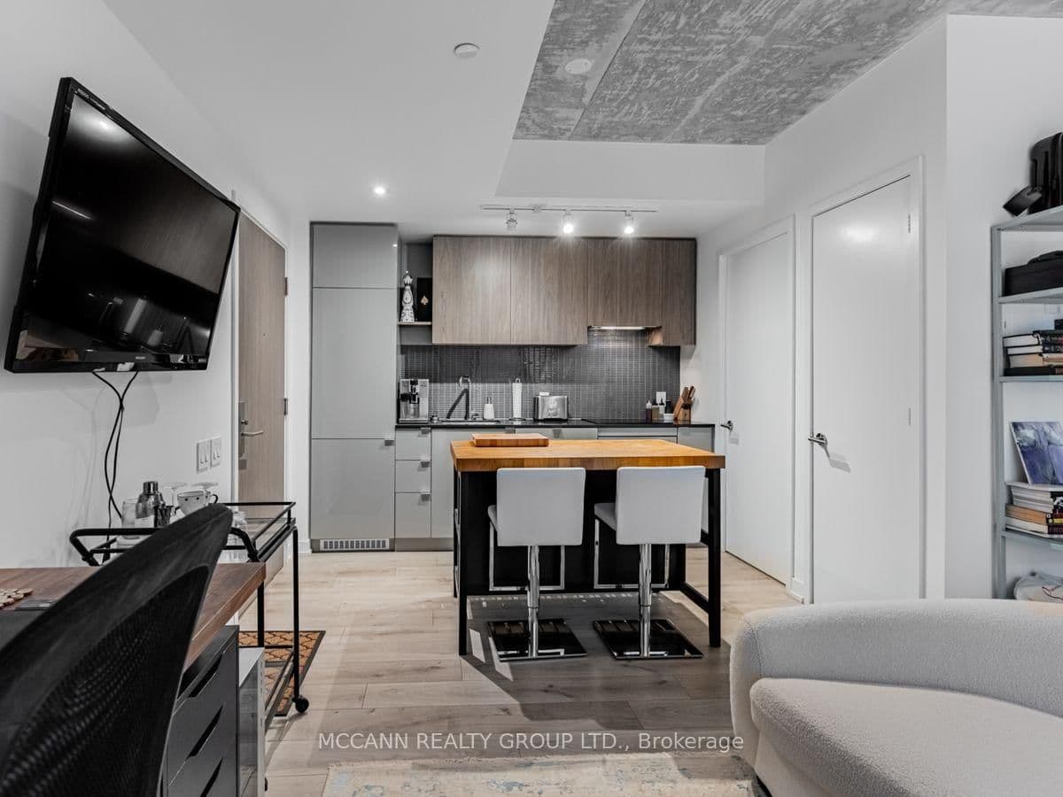 161 Roehampton Avenue, Unit 332 thumbnail 8