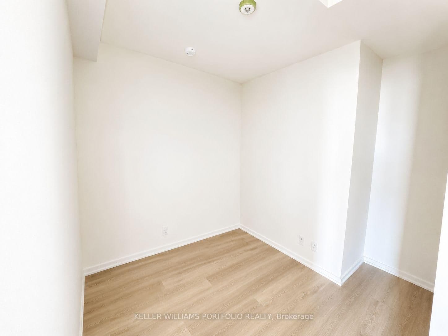 109 Erskine Avenue, Unit 1106 thumbnail 13