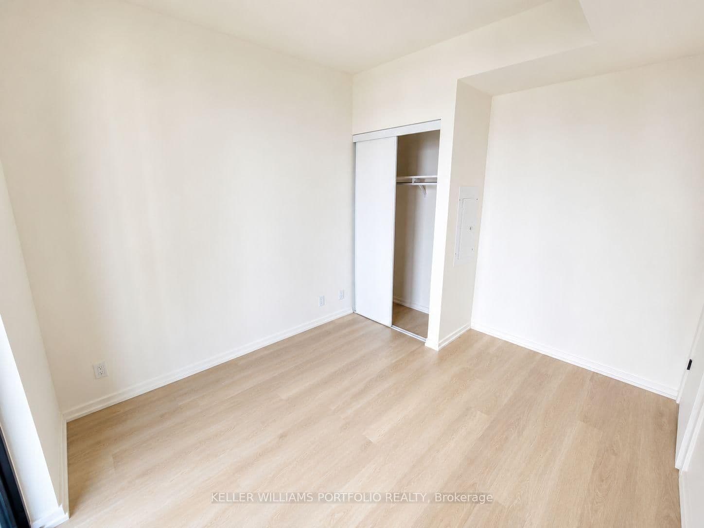 109 Erskine Avenue, Unit 1106 thumbnail 15