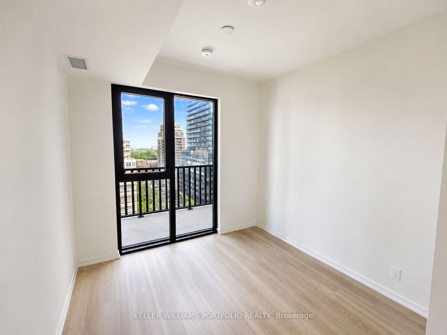 109 Erskine Avenue, Unit 1106 thumbnail 7