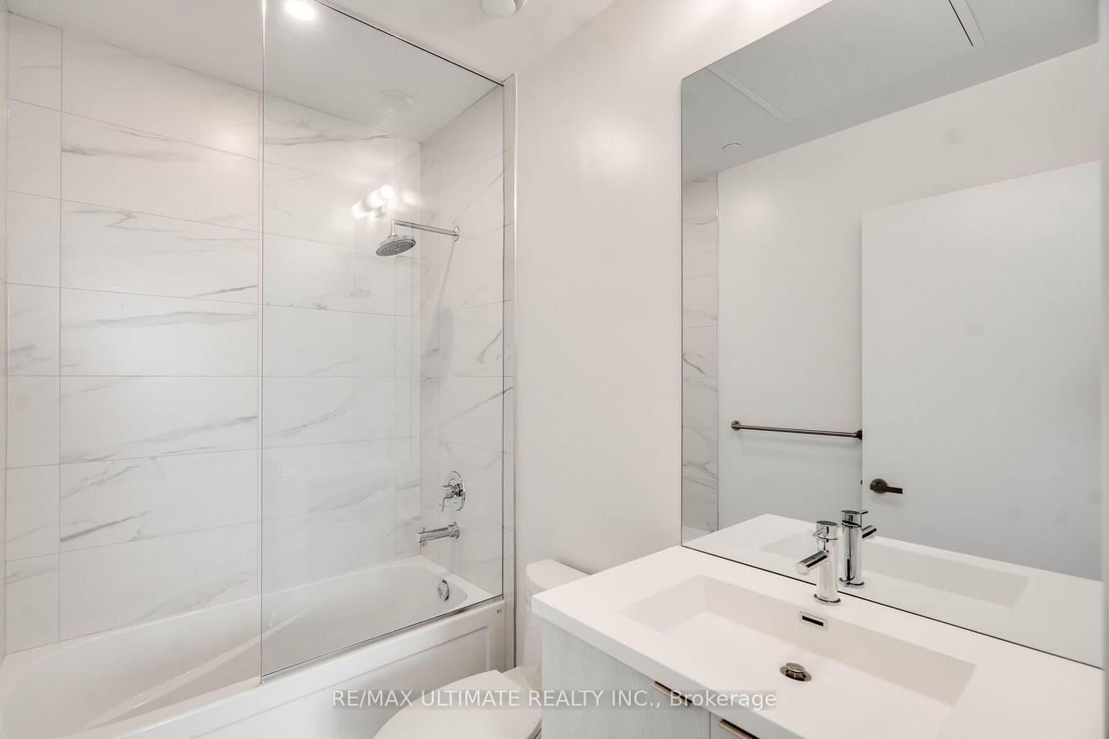 138 Downes Street, Unit 5908 thumbnail 24
