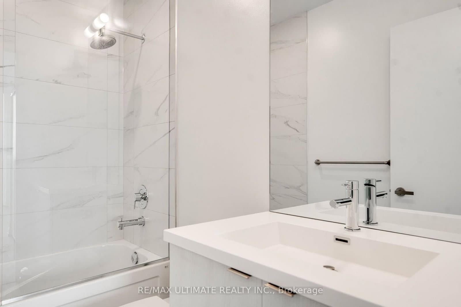 138 Downes Street, Unit 5908 thumbnail 25