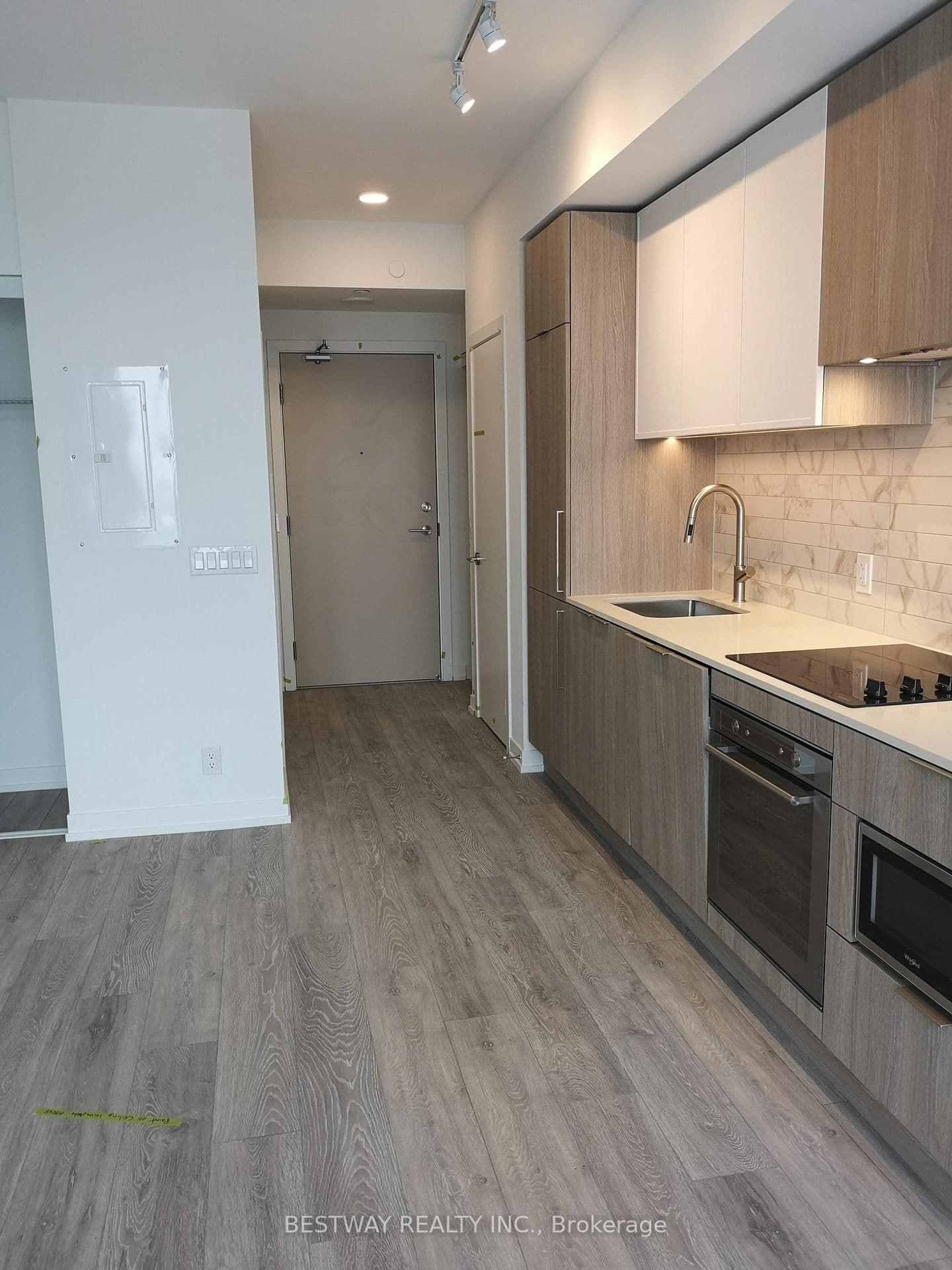 2020 Bathurst Street, Unit 1611 thumbnail 3