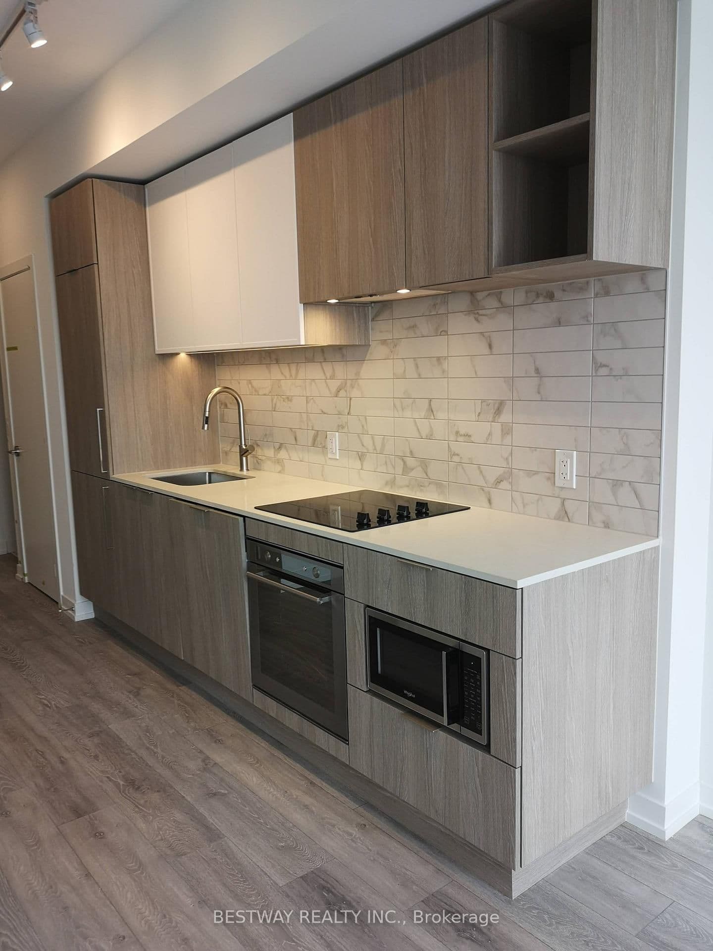 2020 Bathurst Street, Unit 1611 thumbnail 4
