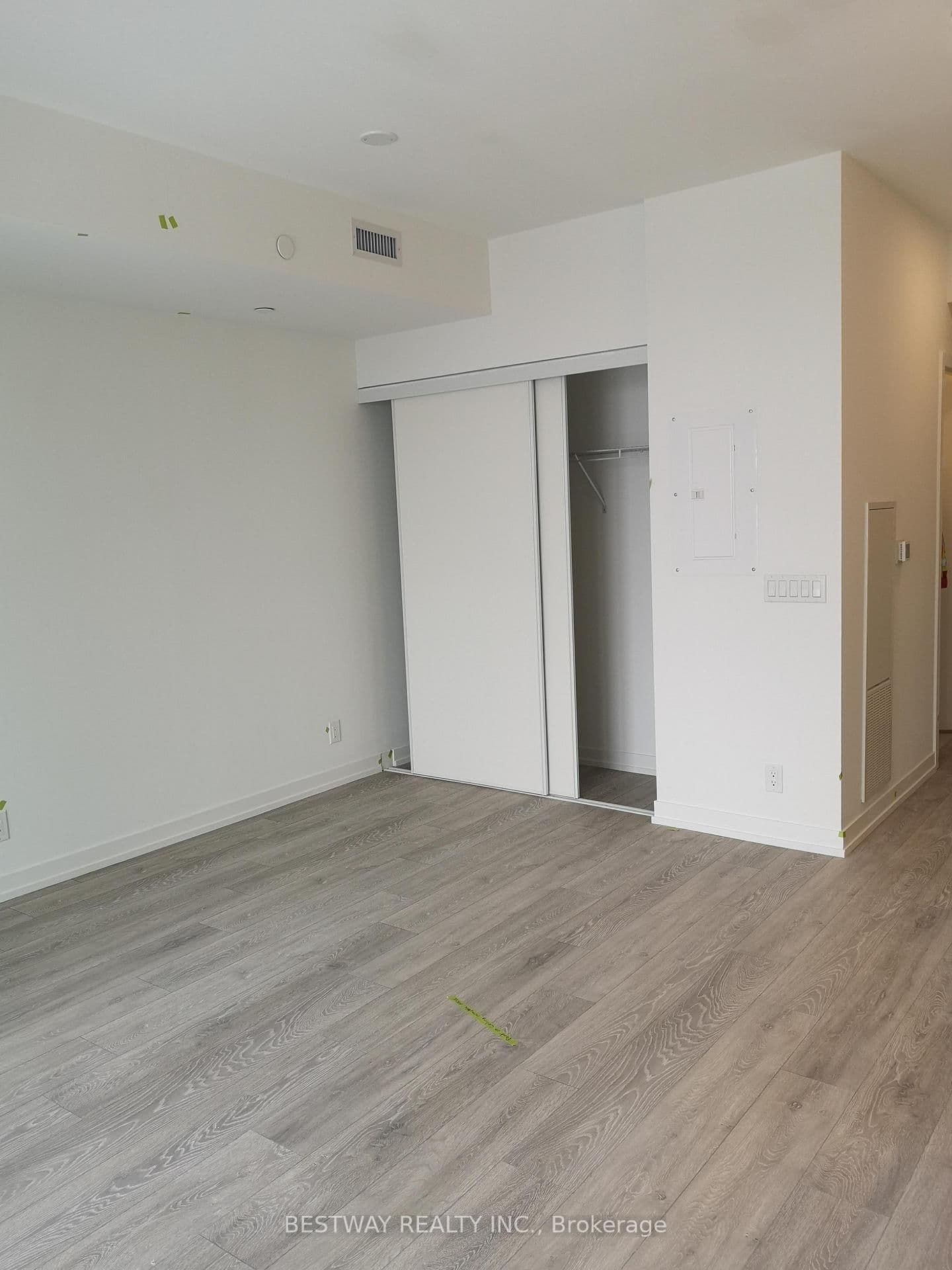 2020 Bathurst Street, Unit 1611 thumbnail 7