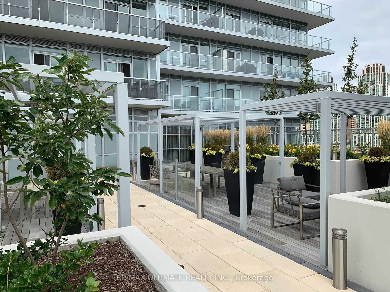 501 St Clair Avenue W, Unit 1803 thumbnail 12