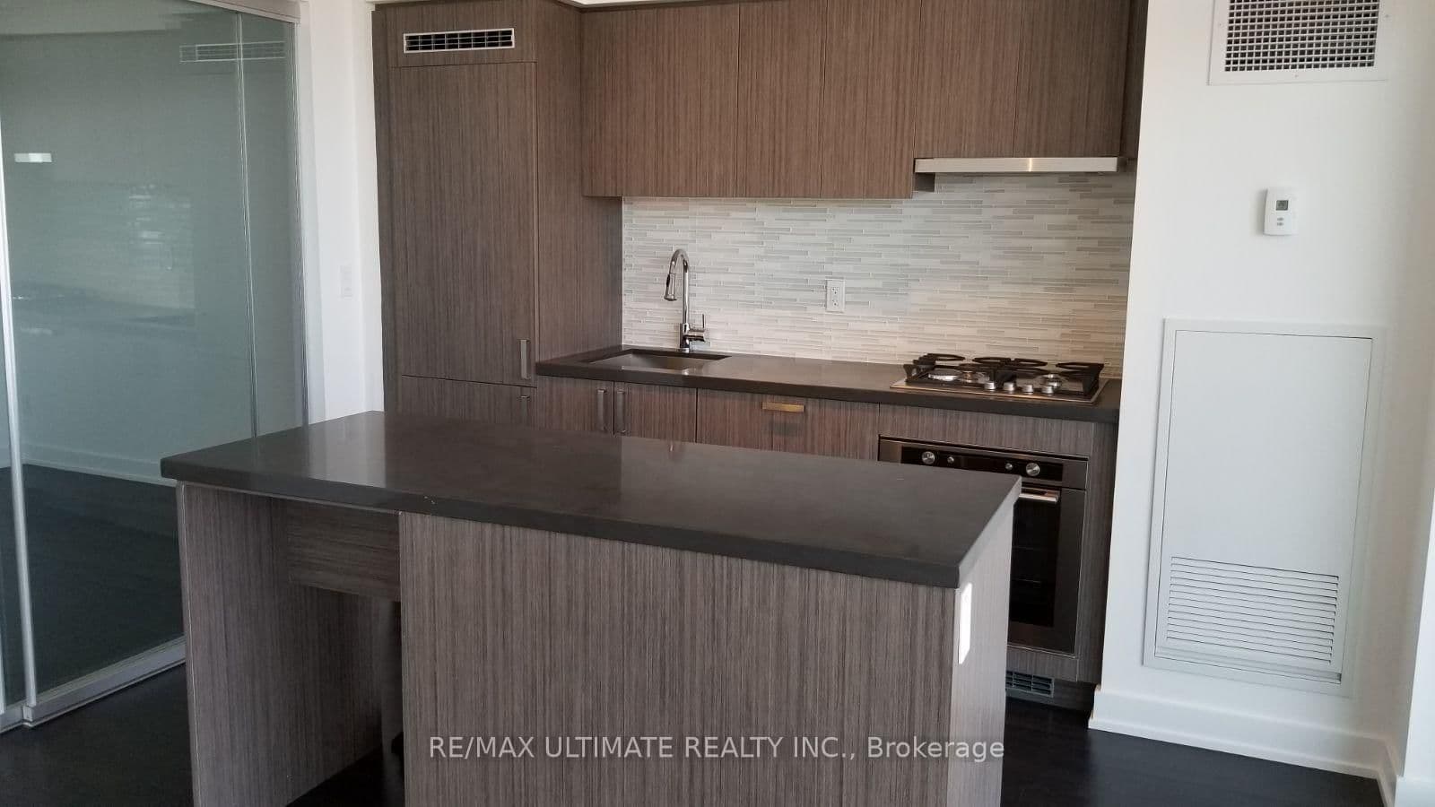 501 St Clair Avenue W, Unit 1803 thumbnail 3