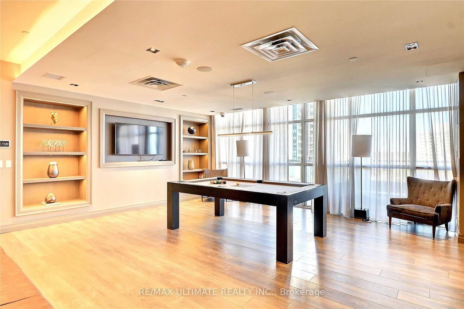 501 St Clair Avenue W, Unit 1803 thumbnail 8