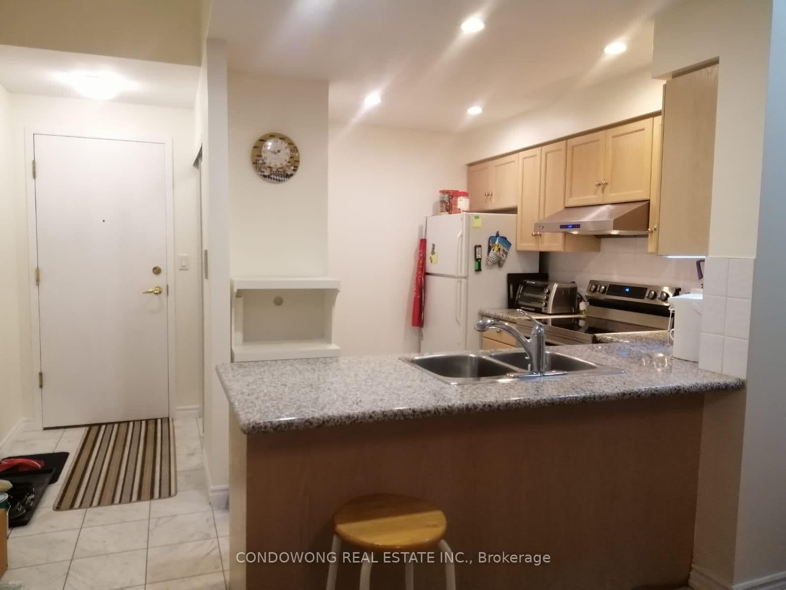 168 Simcoe Street, Unit 1118 thumbnail 2