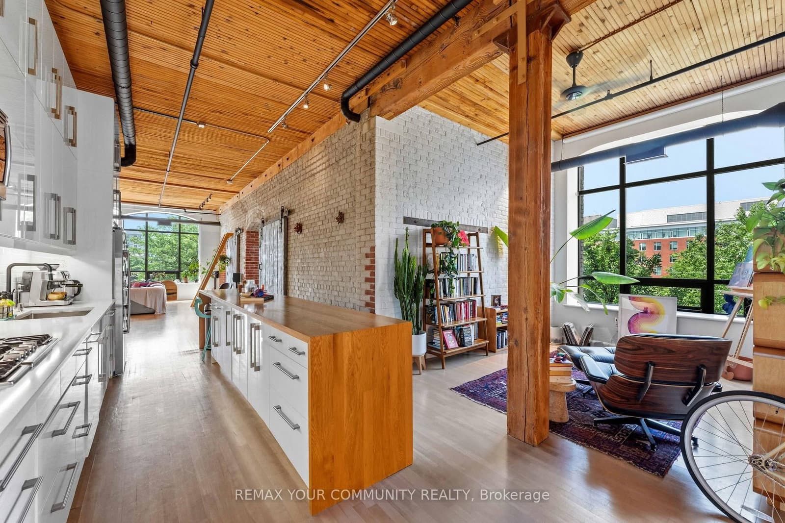 993 Queen Street W, Unit 301 thumbnail 10