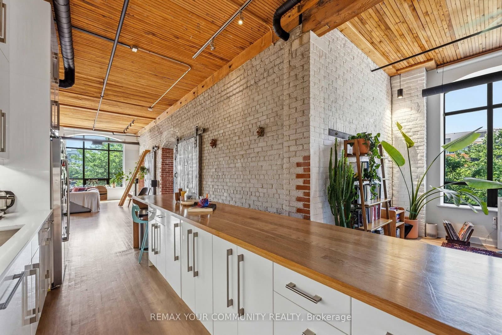 993 Queen Street W, Unit 301 thumbnail 12