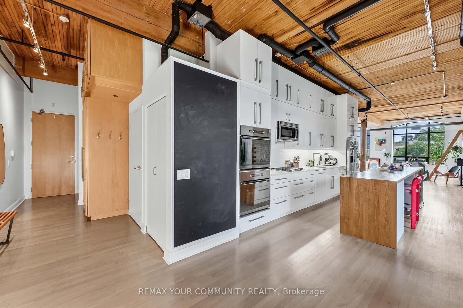 993 Queen Street W, Unit 301 thumbnail 3