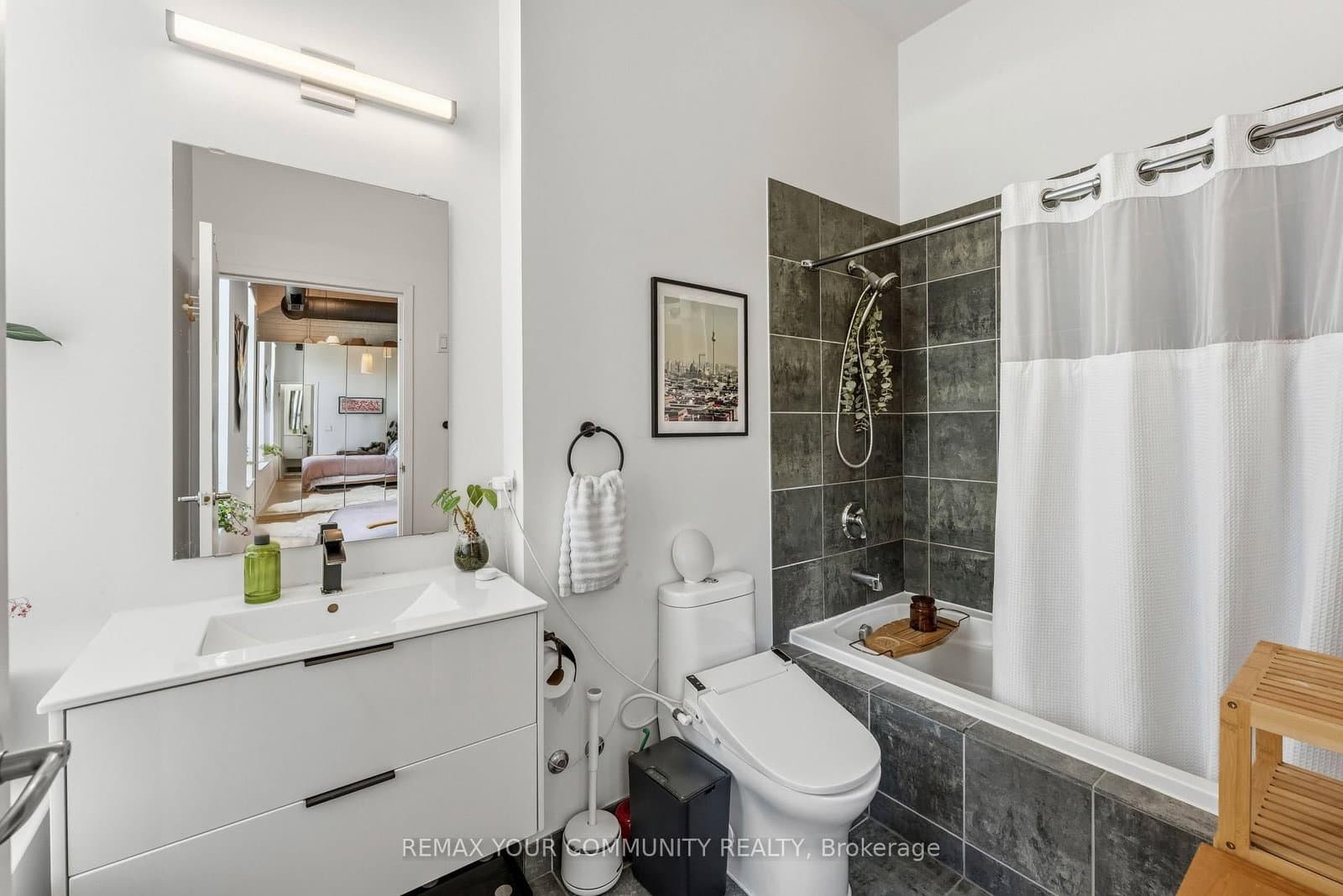 993 Queen Street W, Unit 301 thumbnail 33