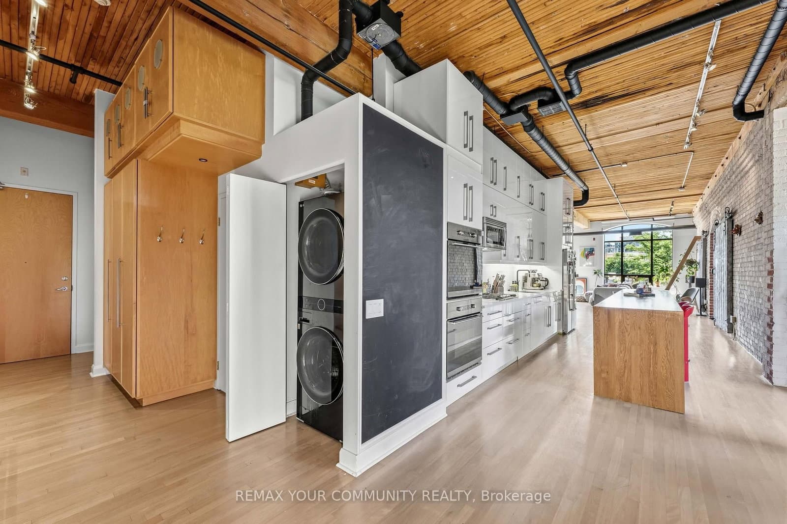 993 Queen Street W, Unit 301 thumbnail 4