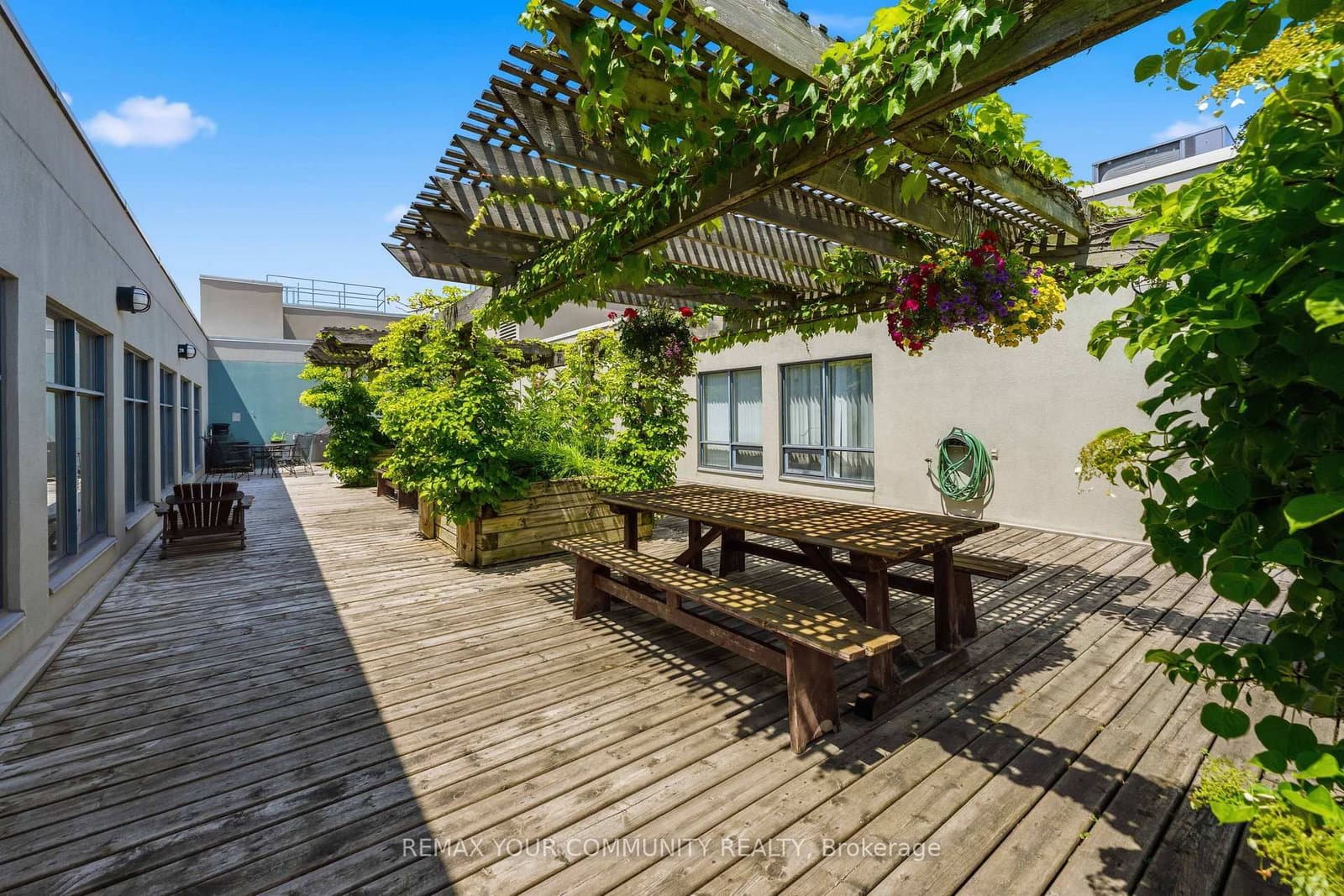 993 Queen Street W, Unit 301 thumbnail 45