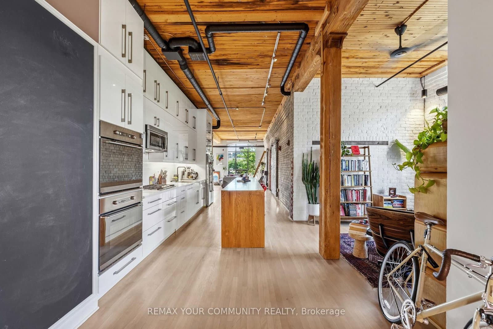 993 Queen Street W, Unit 301 thumbnail 5