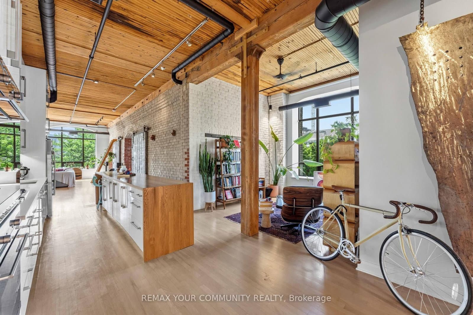 993 Queen Street W, Unit 301 thumbnail 6