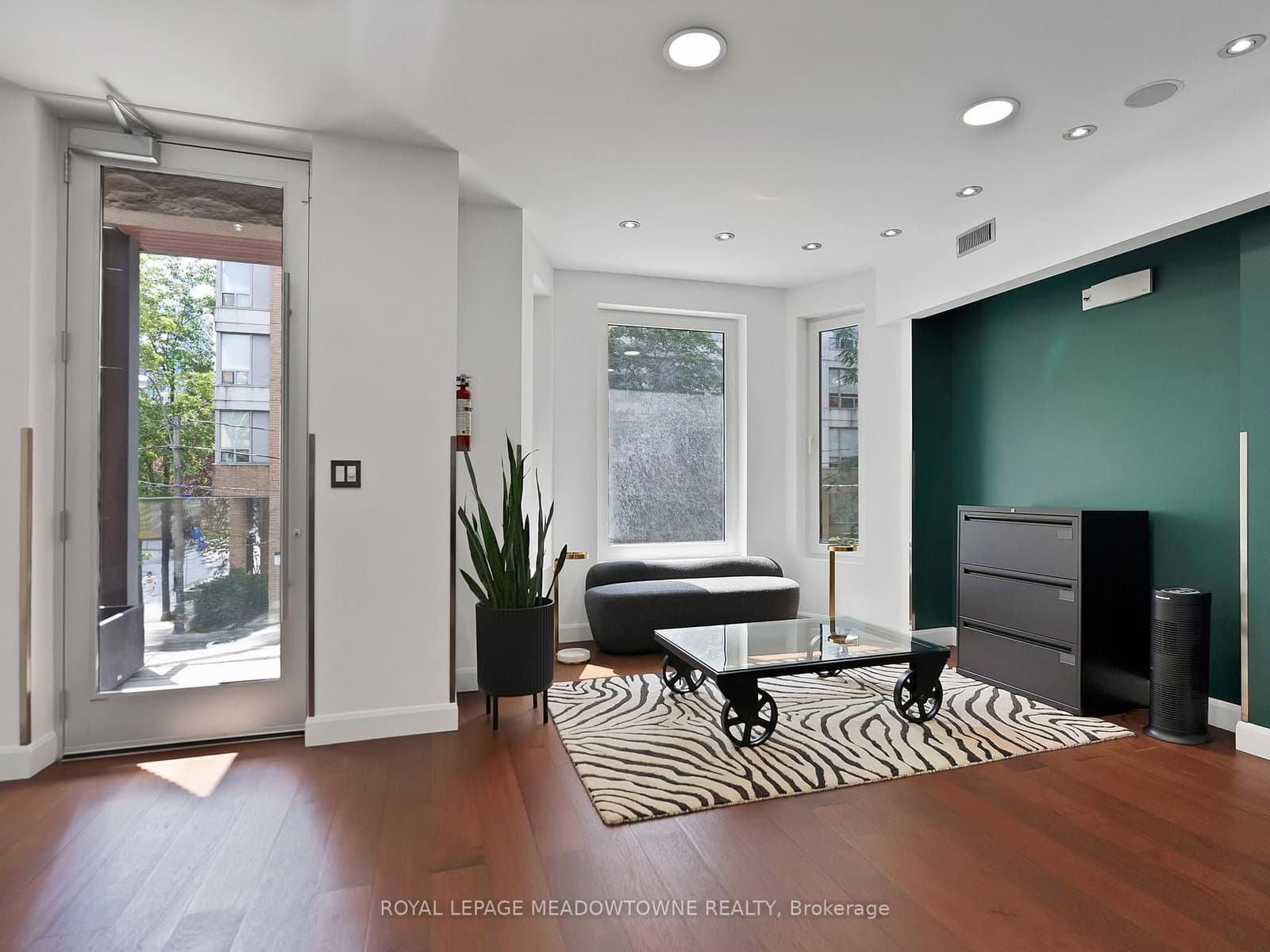 544 Richmond Street W thumbnail 13