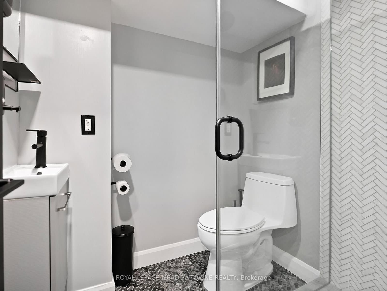 544 Richmond Street W thumbnail 32