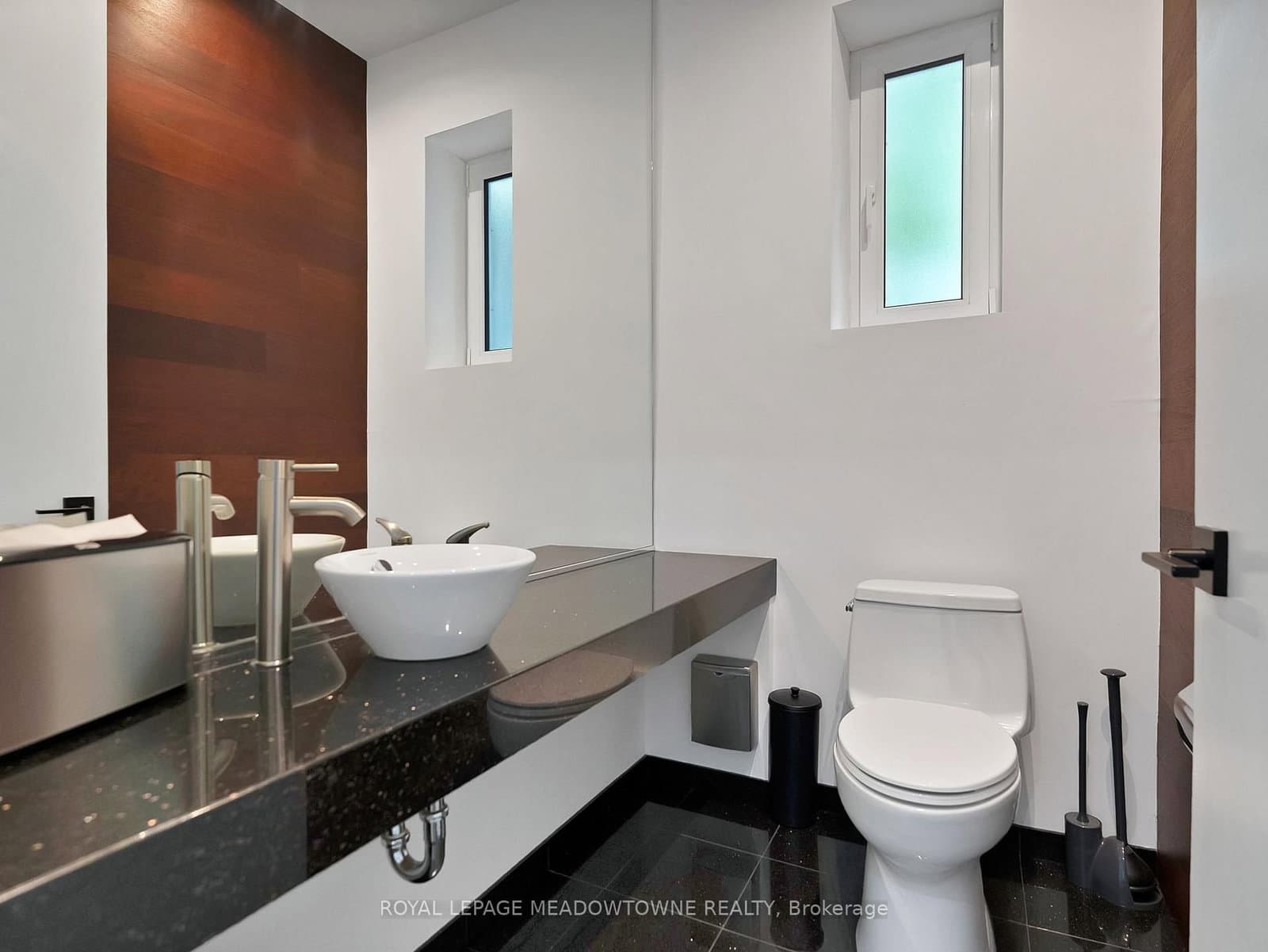 544 Richmond Street W thumbnail 8