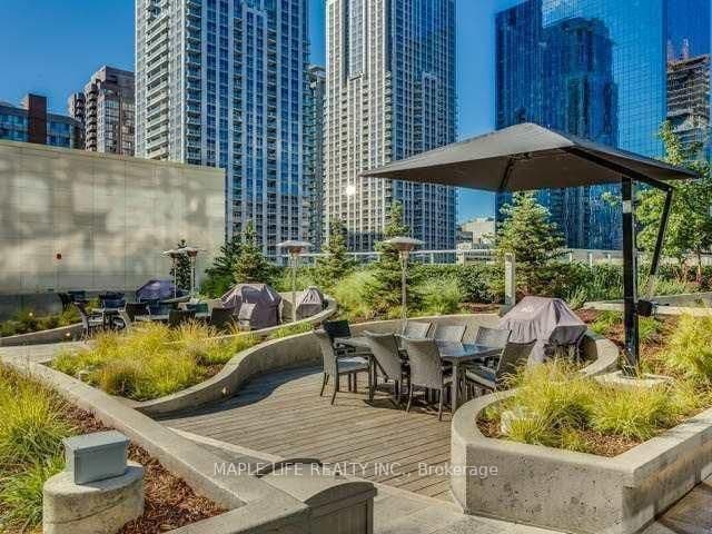 388 Yonge Street, Unit 6110 thumbnail 4