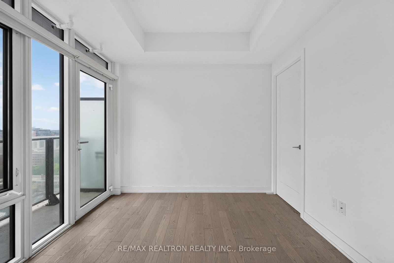 330 Richmond Street W, Unit 2203 thumbnail 11