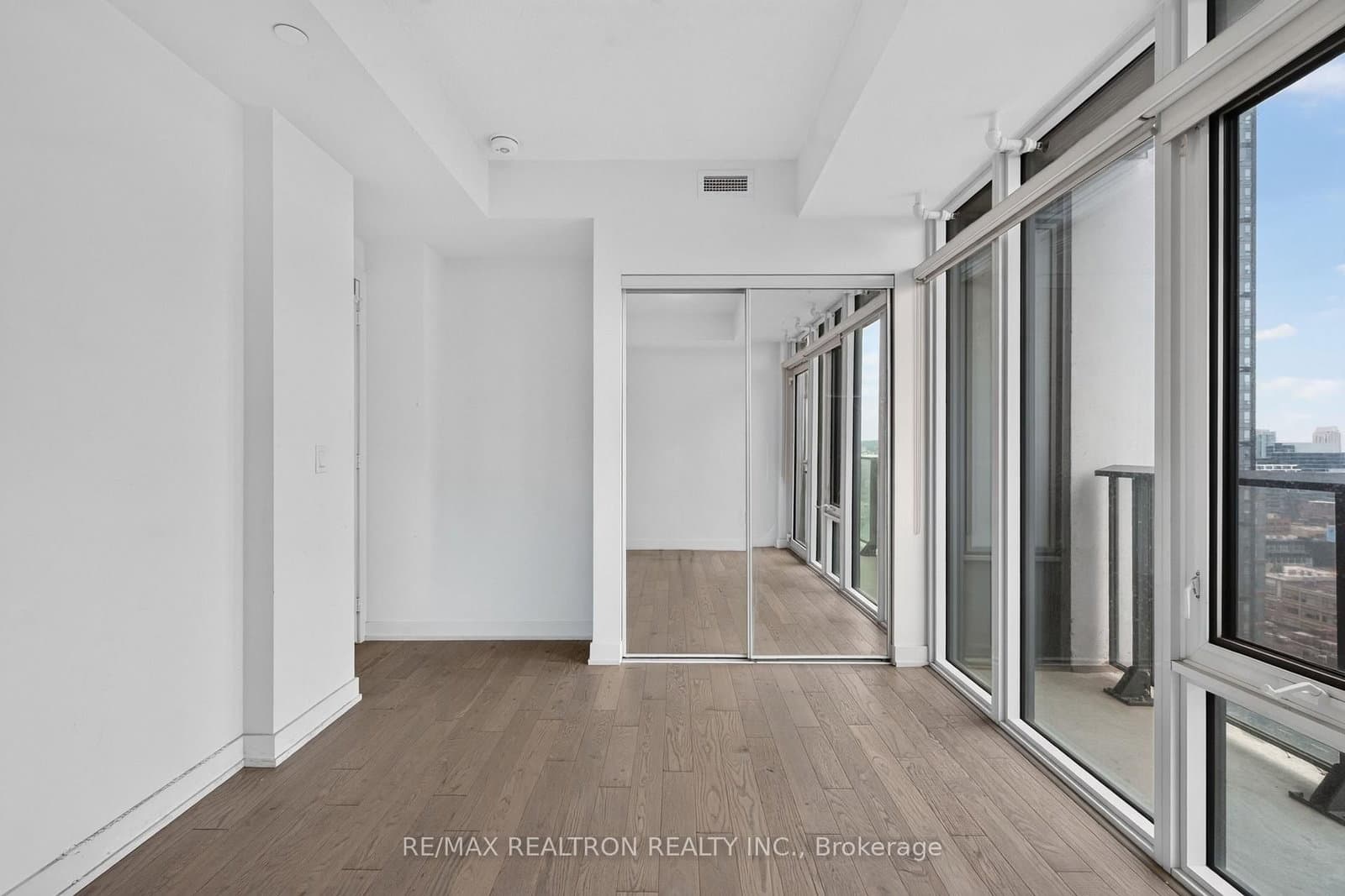 330 Richmond Street W, Unit 2203 thumbnail 12
