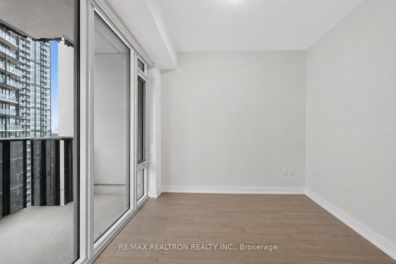330 Richmond Street W, Unit 2203 thumbnail 17