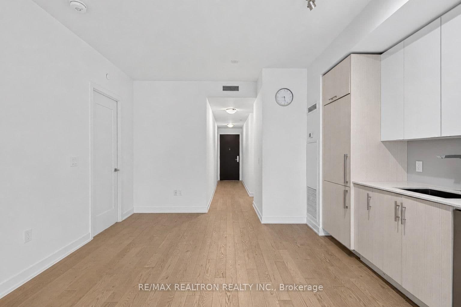 330 Richmond Street W, Unit 2203 thumbnail 19