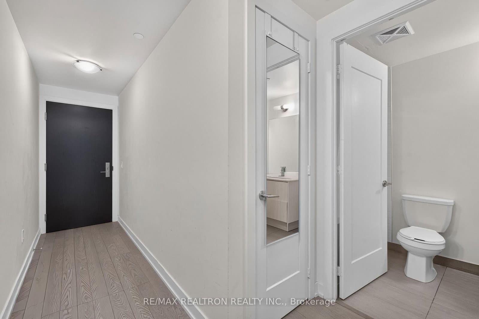 330 Richmond Street W, Unit 2203 thumbnail 20