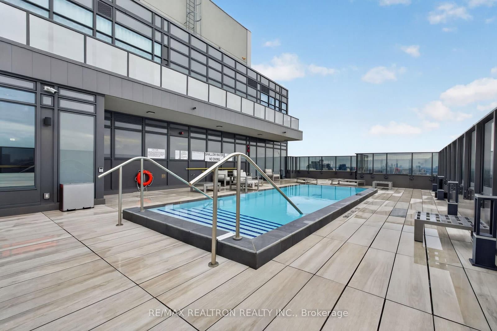 330 Richmond Street W, Unit 2203 thumbnail 24