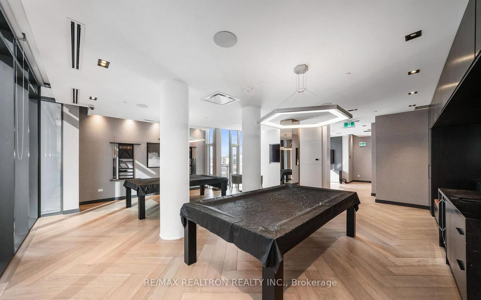 330 Richmond Street W, Unit 2203 thumbnail 32