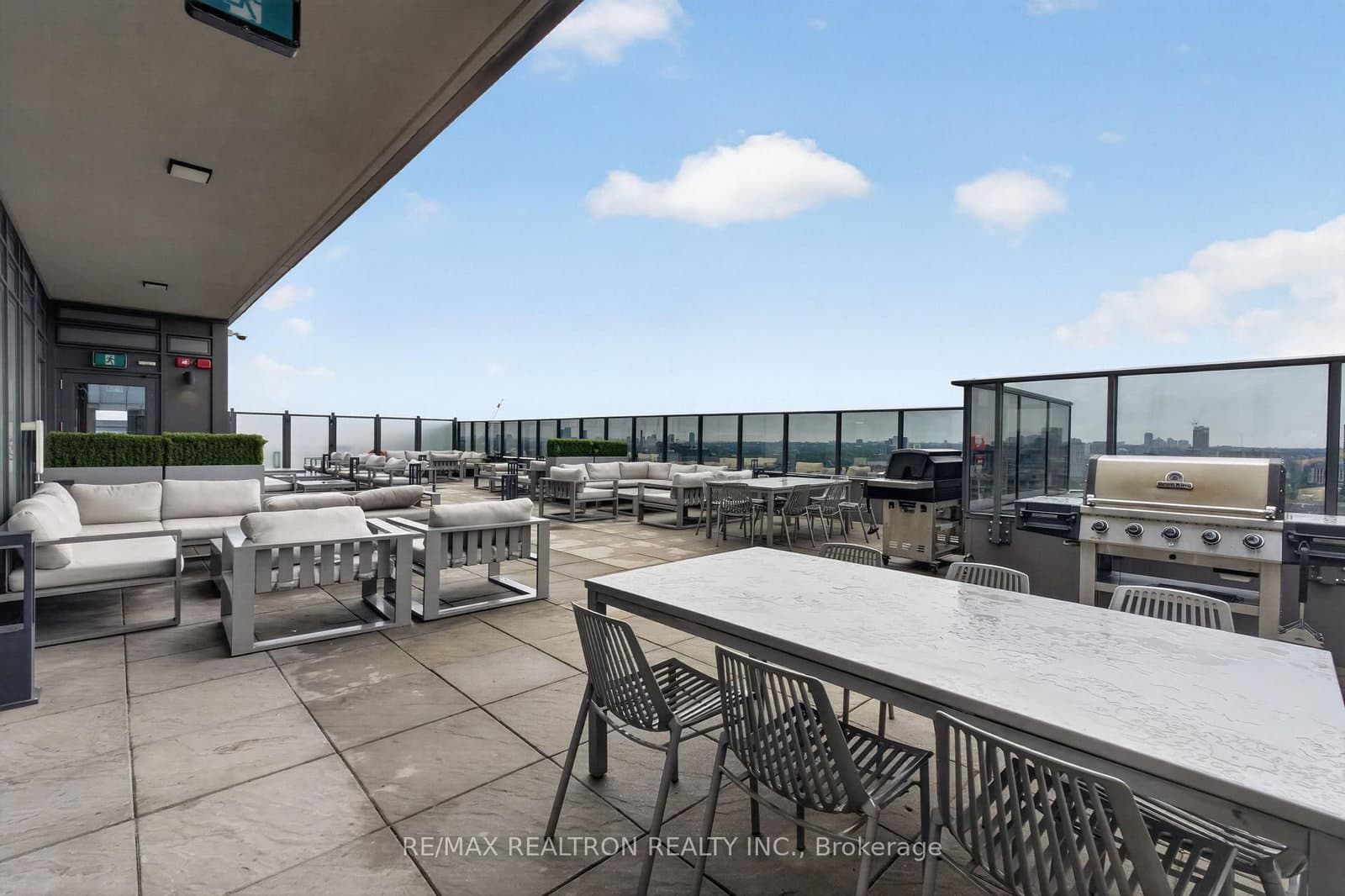 330 Richmond Street W, Unit 2203 thumbnail 33