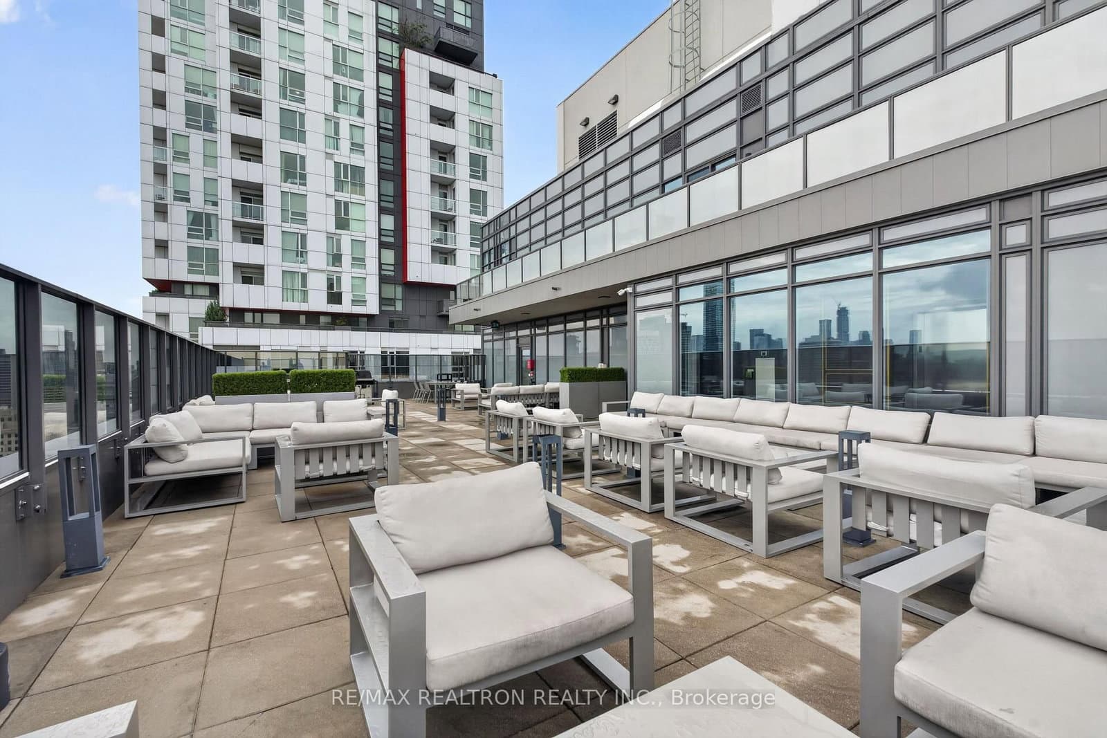 330 Richmond Street W, Unit 2203 thumbnail 34