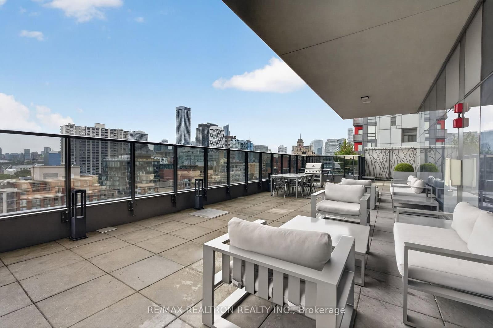 330 Richmond Street W, Unit 2203 thumbnail 35